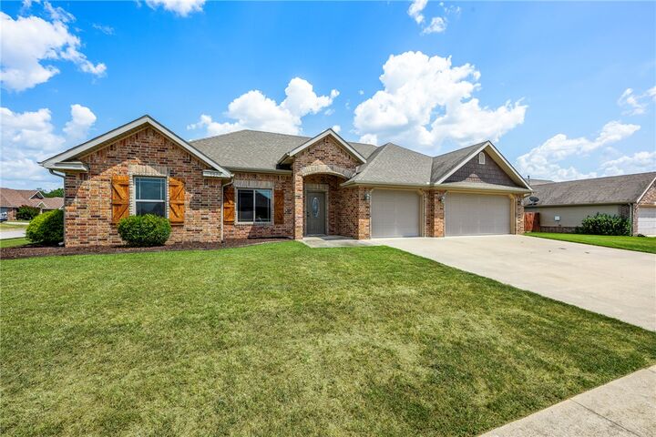 Property Photo: 952 Stone Street AR 72718