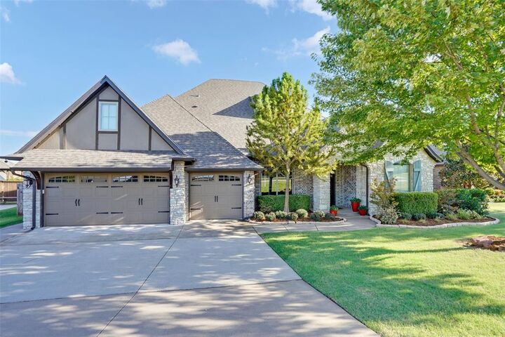 Property Photo:  800 Tacoma Bridge Court  OK 73034 