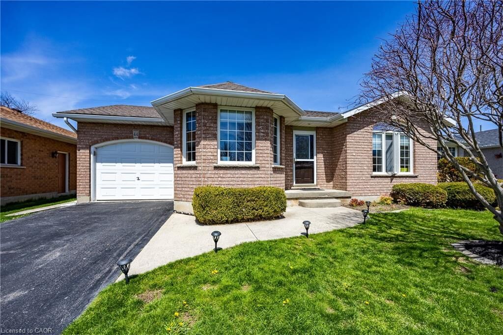 Property Photo: 44 Geoffery Road ON N0A 1N4