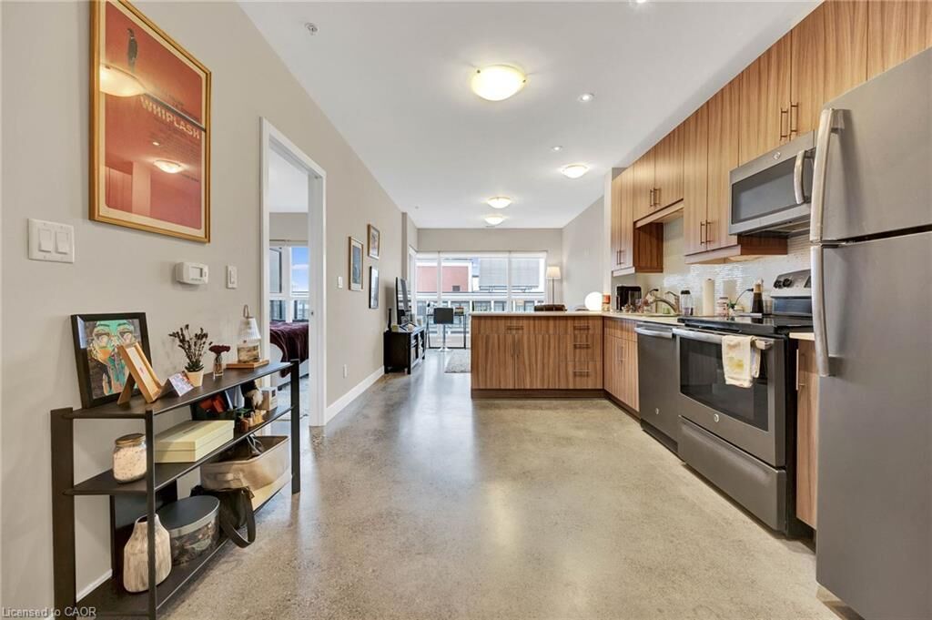 Property Photo: 1 Victoria Street S 812 ON N2G 0B5