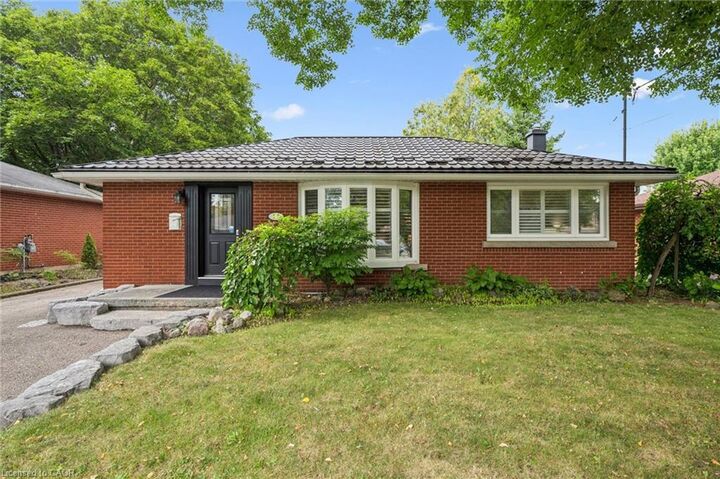 10 Sumac Place — photo 1