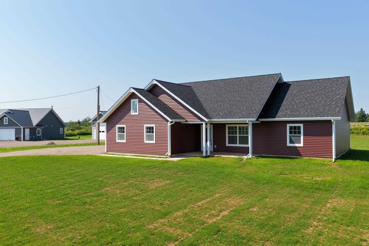 Property Photo:  42 Artz Lane  PE C1E 1R1 