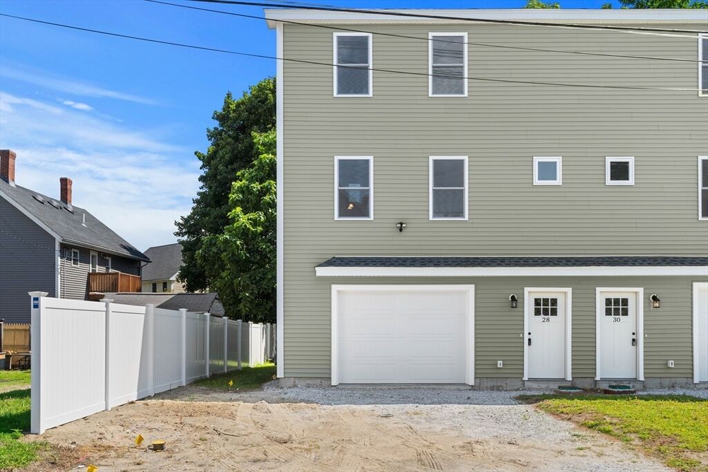 Property Photo:  28 Quigley Ave 28  MA 01863 