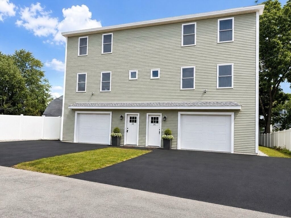 Property Photo:  28 Quigley Ave 28  MA 01863 