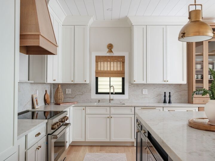 Property Photo:  847 E 5th St  MA 02127 