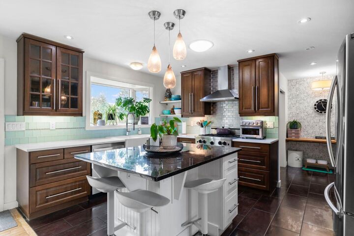 Property Photo:  12 Glenwood Court  AB T4C 1H4 