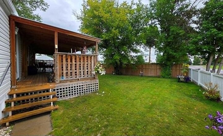 Property Photo:  4000 13 Avenue SE 49  AB T1B 1J3 