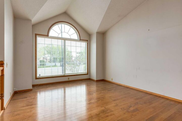 Property Photo: 183 Edgevalley Circle NW AB T3A 4X8
