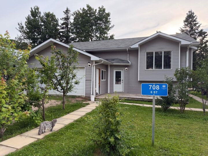 708 6 Street — photo 1
