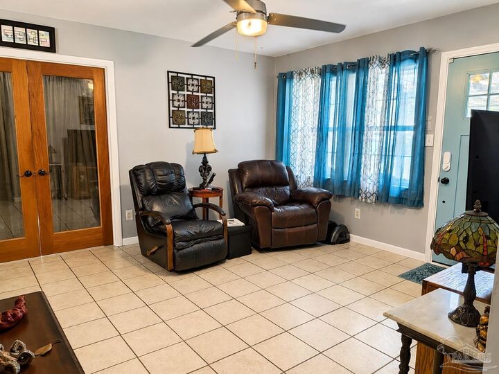 Property Photo:  4679 Oakland Dr  FL 32526 