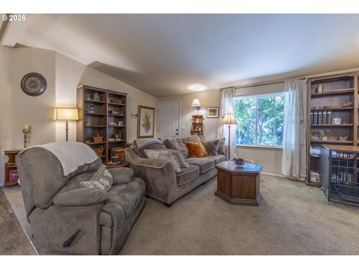 Property Photo: 2705 NE Reef Ave OR 97367