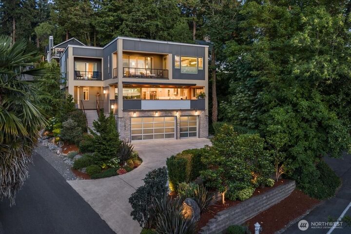 Property Photo: 11822 Holmes Point Drive NE WA 98034
