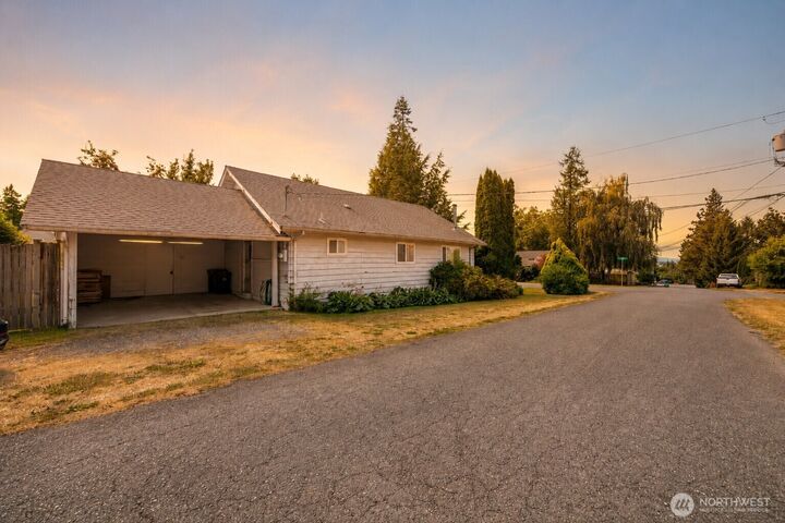 Property Photo:  202 S 7th Street  WA 98274 