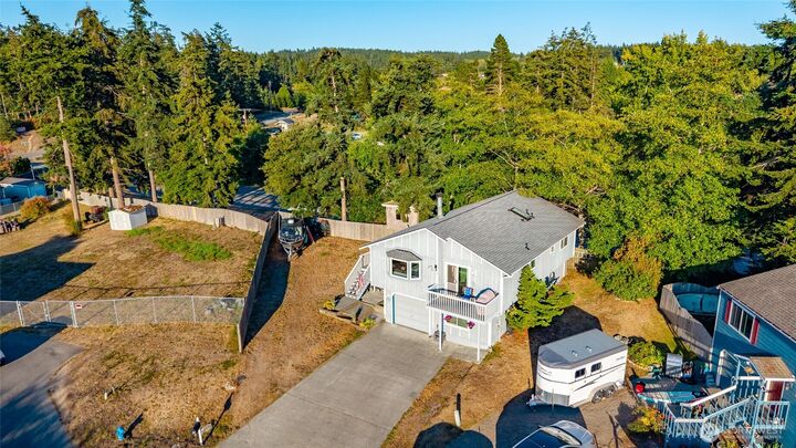 Property Photo:  637  Cranberry Drive  WA 98277 
