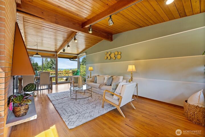 Property Photo: 29815 10th Avenue SW WA 98023