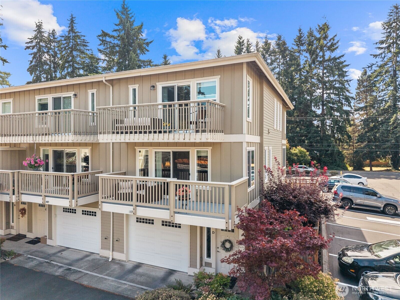 Property Photo: 7803 218 Street SW D WA 98026