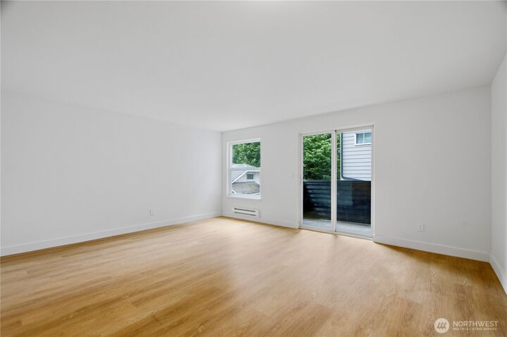 Property Photo:  10732  Stone Avenue N 2  WA 98133 