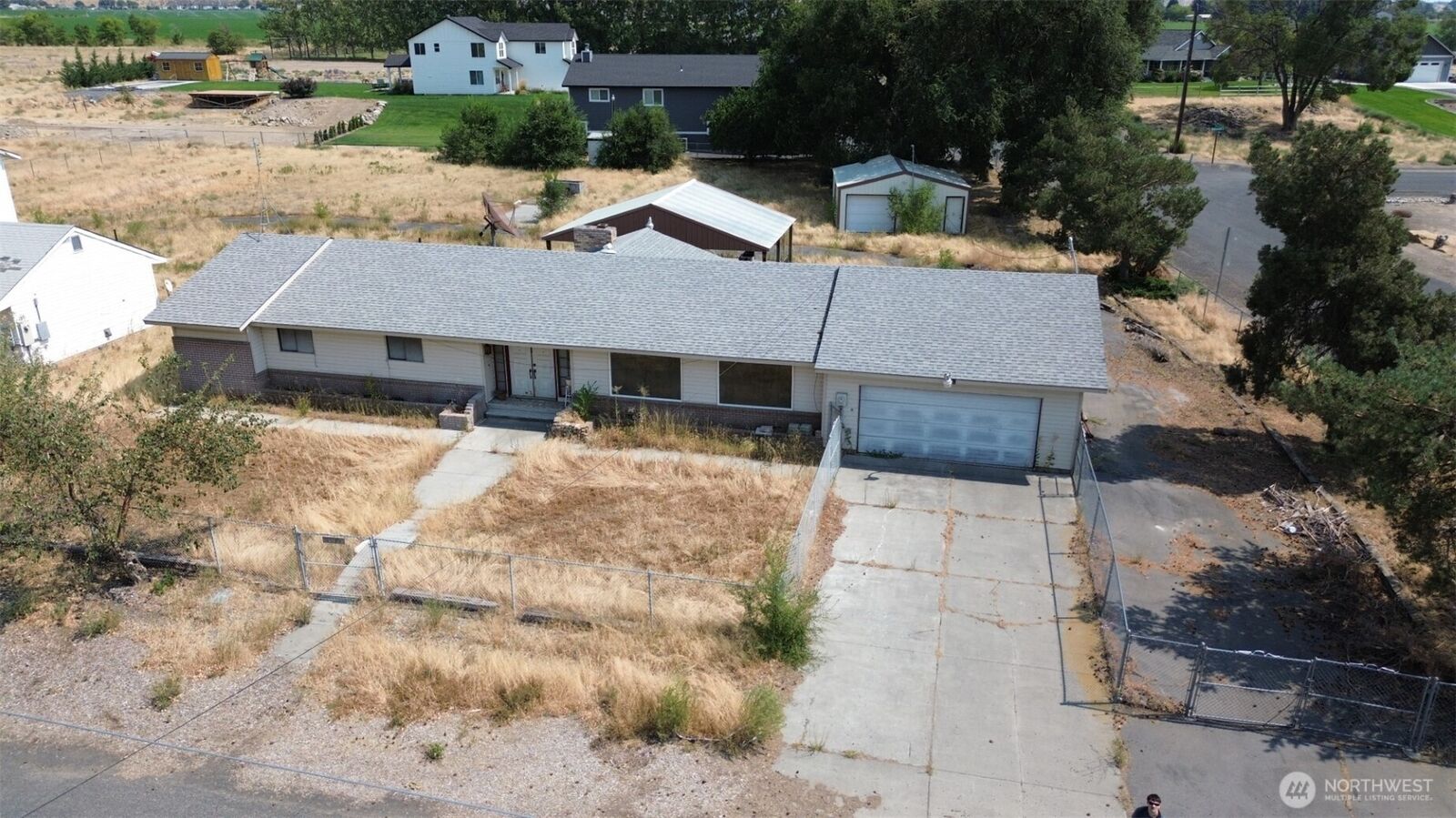 Property Photo: 4033 Shorecrest Drive NE WA 98837