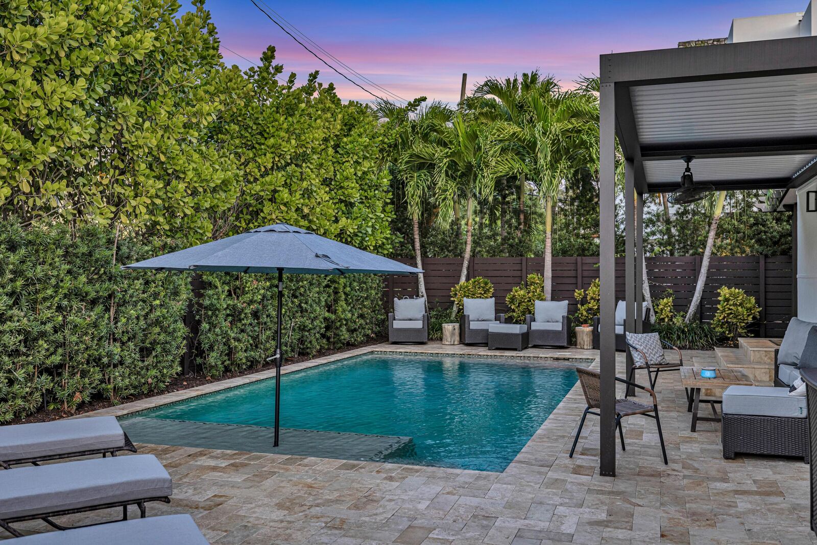 Property Photo: 748 NE 17th Way FL 33304
