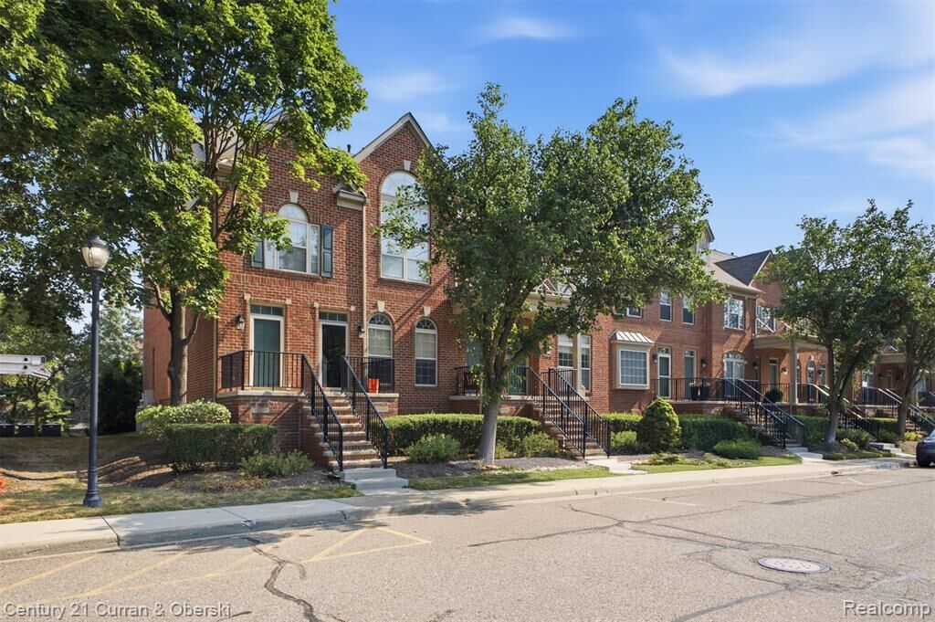 Property Photo:  39444 Springwater Drive  MI 48168 