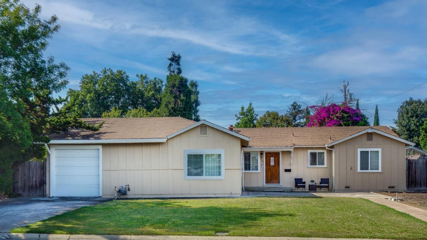 Property Photo: 3210 Greentree Way CA 95117
