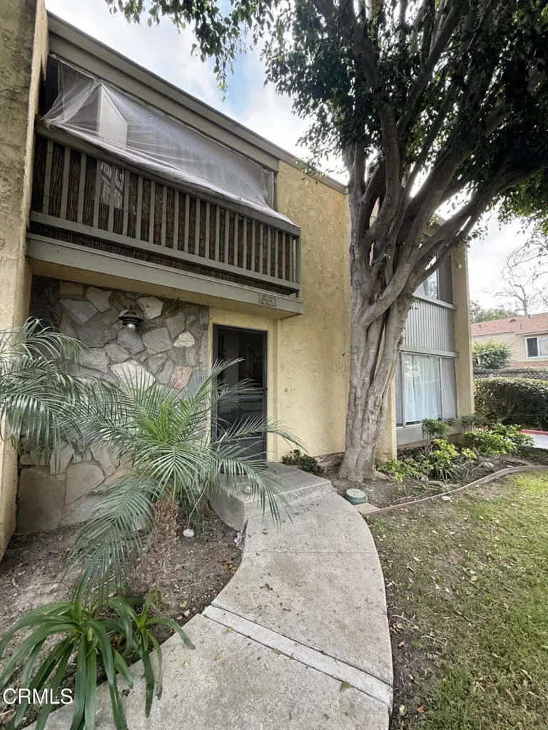 Property Photo:  1651 Addax Circle  CA 93003 