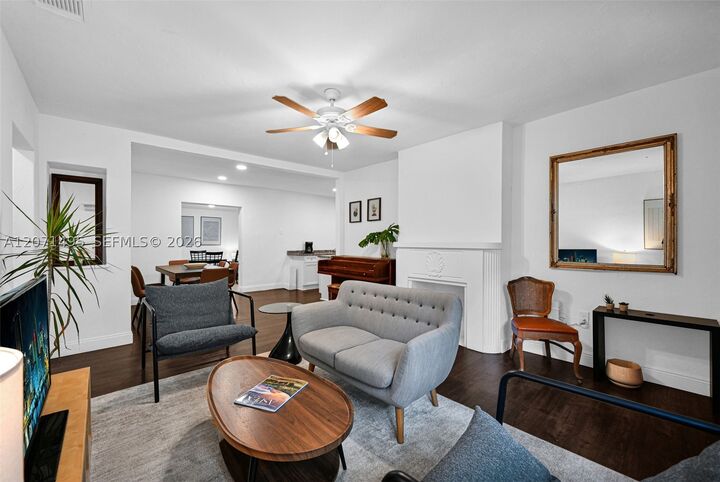 Property Photo:  370 NE 87th St  FL 33138 