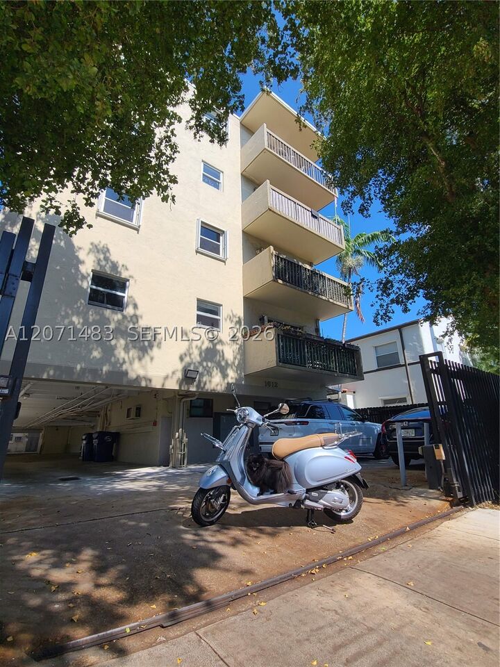 Property Photo: 1612 Jefferson Ave 403 FL 33139