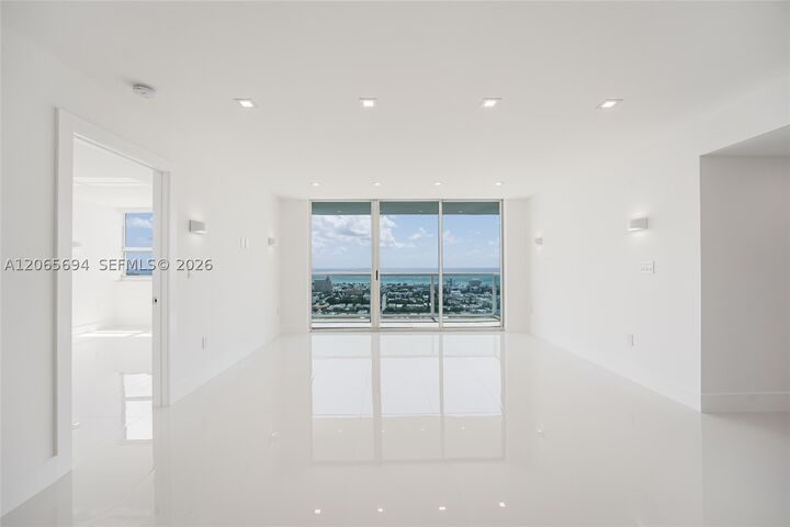 Property Photo: 650 West Ave 3008 FL 33139