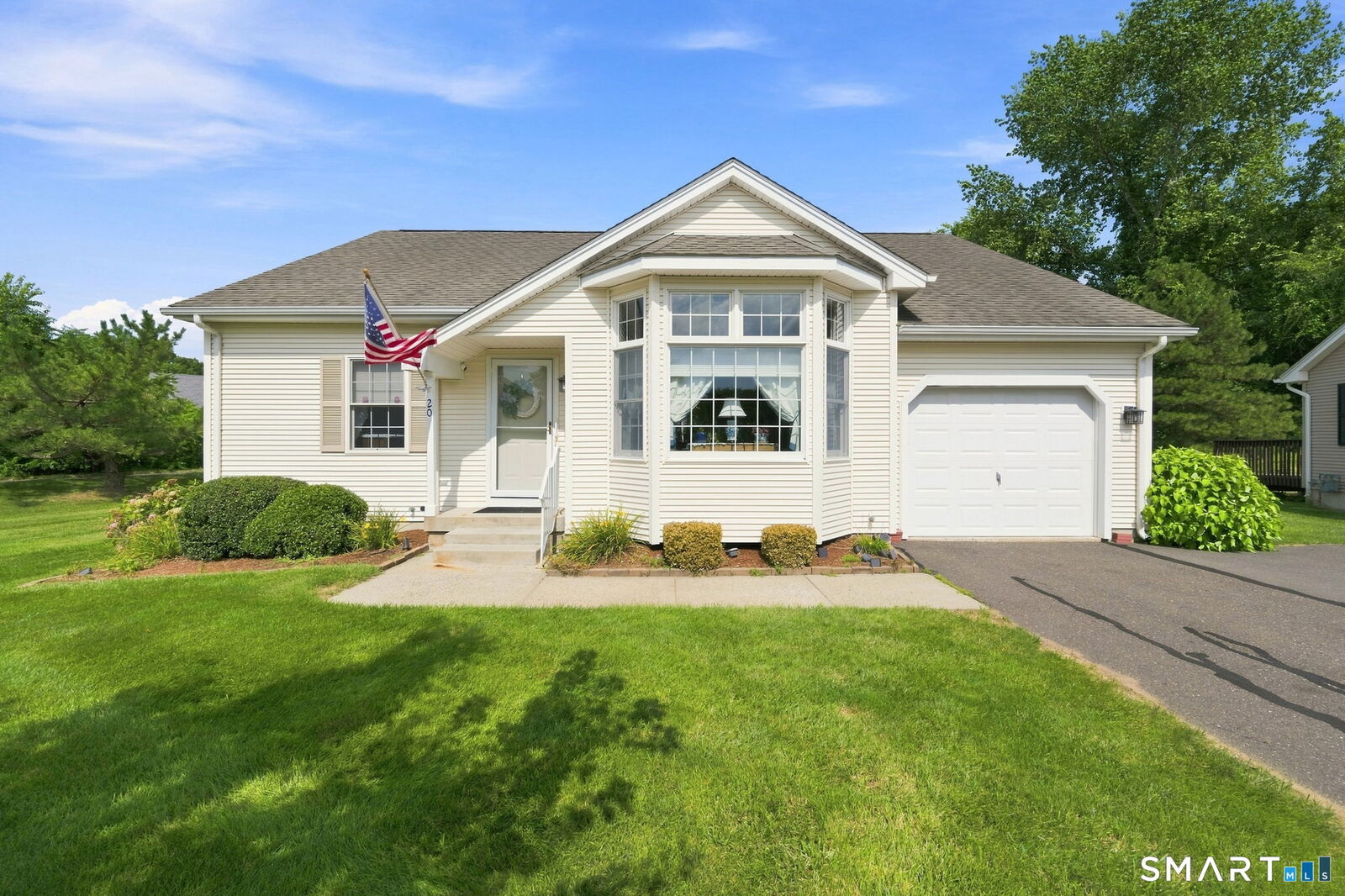 Property Photo: 20 Hillside Farms Drive 20 CT 06016