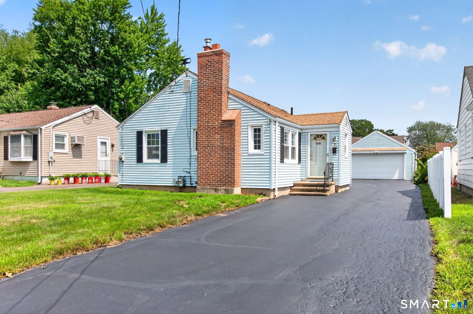 Property Photo:  30 Yale Street  CT 06110 