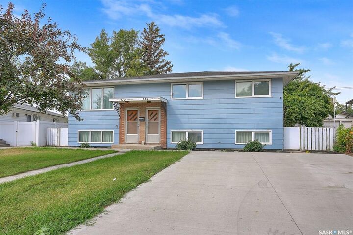 Property Photo:  430 Froom Crescent  SK S4N 1T6 