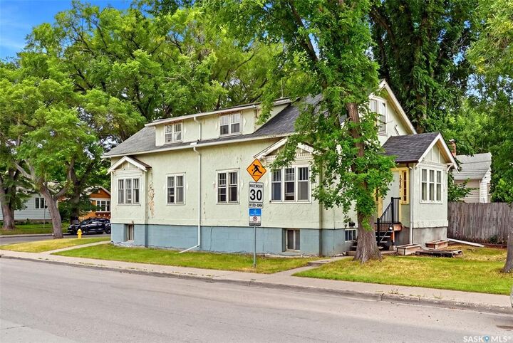 Property Photo:  1209 14th Avenue  SK S4P 0W4 