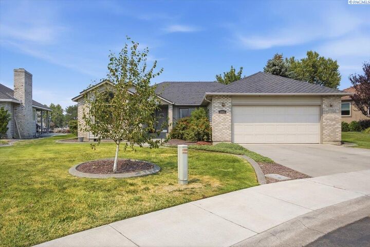 Property Photo:  3504 S Reed Court  WA 99337 