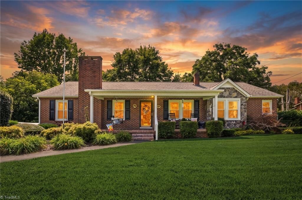 Property Photo:  907 Sparta Road  NC 28659 