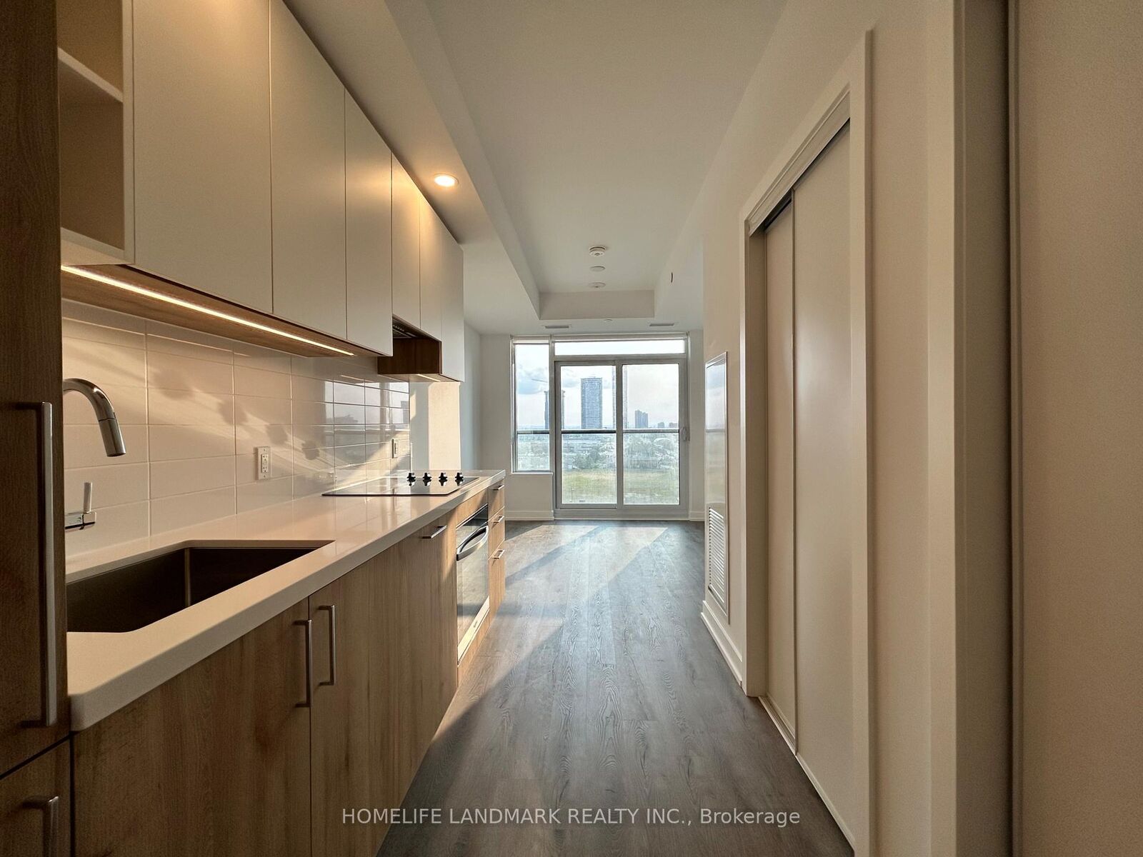 Property Photo: 21 Meadowdale Road 803 ON L4K 0H6