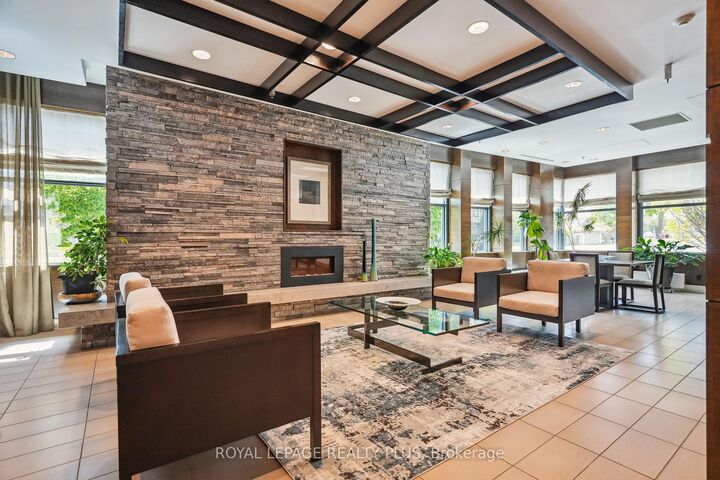Property Photo:  1 Hurontario Street 403  ON L5G 0A3 
