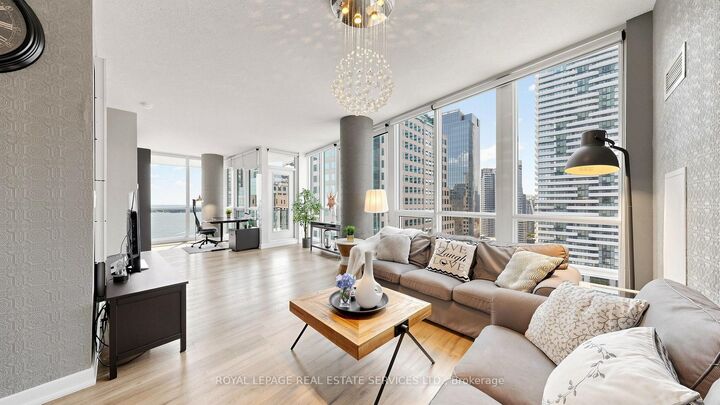 33 Bay Street 2212 — photo 1