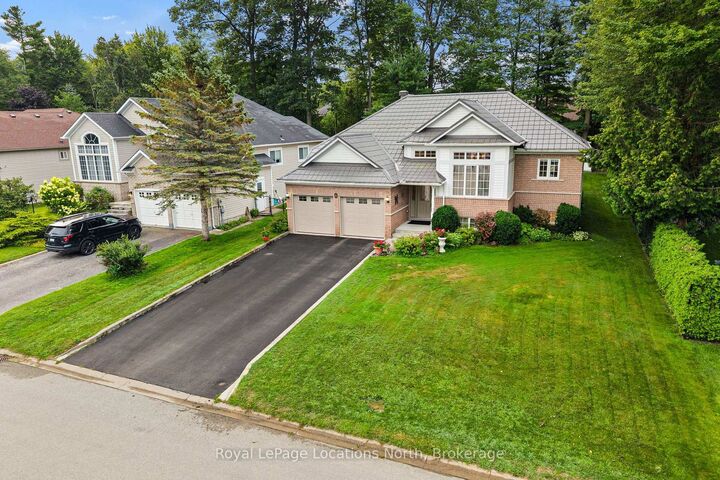 Property Photo: 4 Trailwood Place ON L9Z 1M6