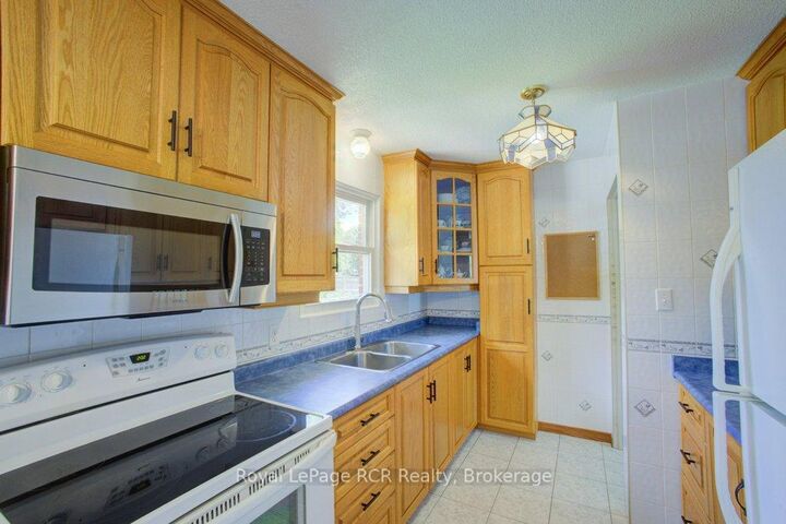 280 Domville Street — photo 1