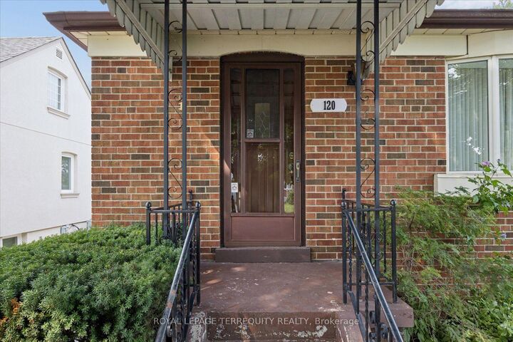 Property Photo:  120 Ellington Drive  ON M1R 3Y3 