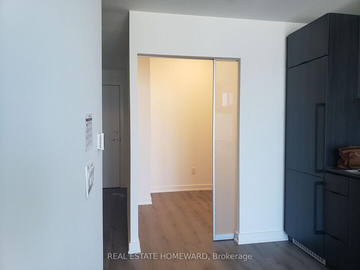 Property Photo:  252 Church Street 4905  ON M5B 0E6 