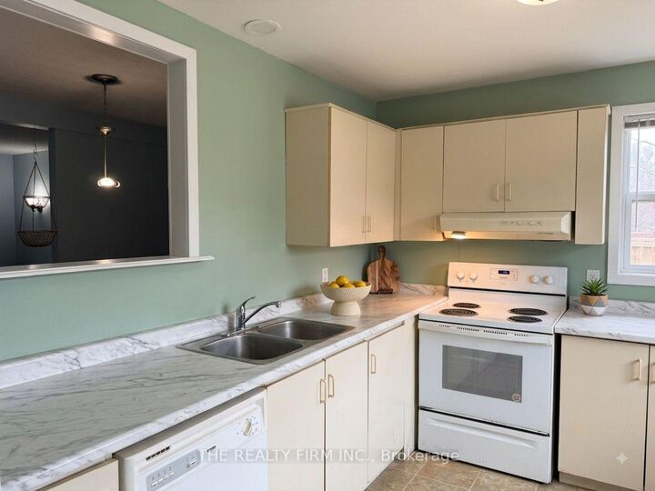 Property Photo: 490 Third Street 34 ON N5V 4A2