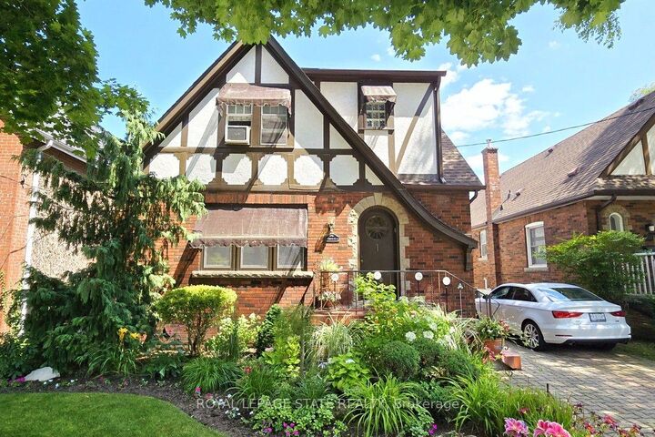 107 Bond Street S — photo 1