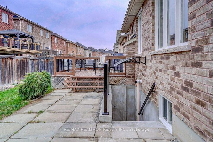 Property Photo: 41 Oswell Drive Bsmnt ON L1Z 0L6