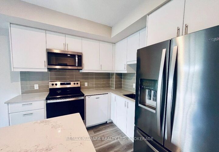 Property Photo:  50 Herrick Avenue 334  ON L2P 0G3 