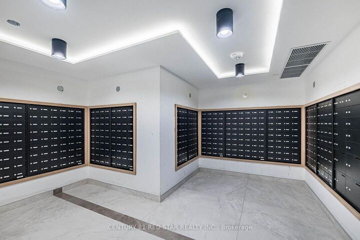 Property Photo: 5105 Hurontario Street 422 ON L4Z 0C9