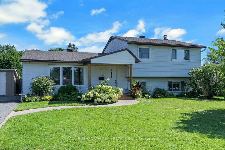 Property Photo: 5 McMurdo Court ON K2E 5V8