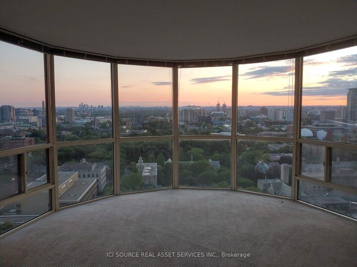 Property Photo:  44 St Joseph Street 2514  ON M4Y 2W4 