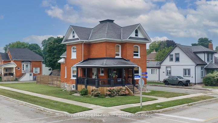 5 Britannia Road W — photo 1